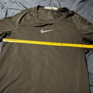 Nike pro fitted athletic top